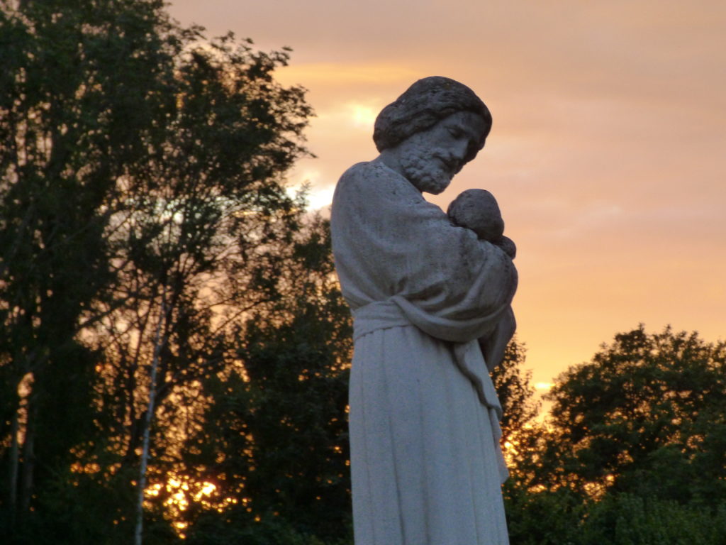 St Joseph au soleil couchant